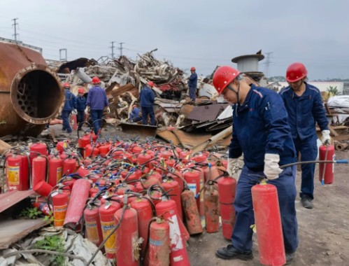 中金公司開展環(huán)保雙行動 黨員先鋒助力綠色攻堅(jiān)